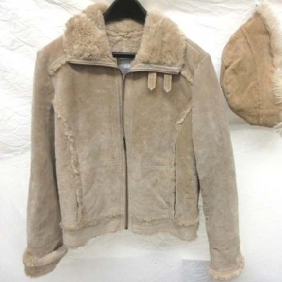 Wilsons Leather Jackets & Blazers - *SOLD* Wilsons Tan Suede Faux Fur Jacket Hat Glove Set